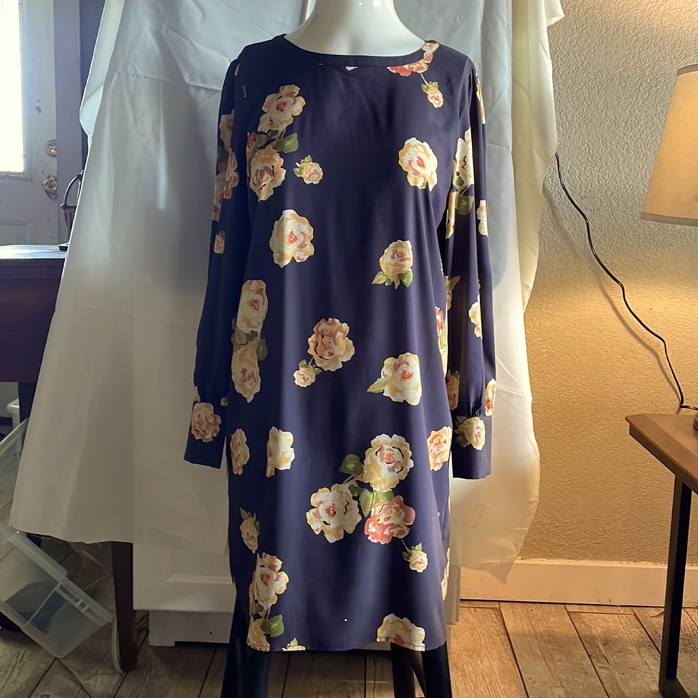 Ladies Loft Petite Medium Gray Floral Dress